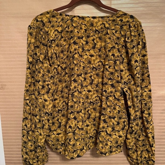 A NEW DAY~ BLOUSE~ GOLD/BLACK~SM-MED - Picture 4 of 4